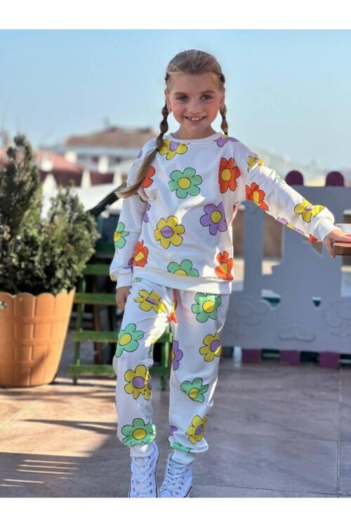 Renkli Baskılı Desenli Kız Çocuk Takımı